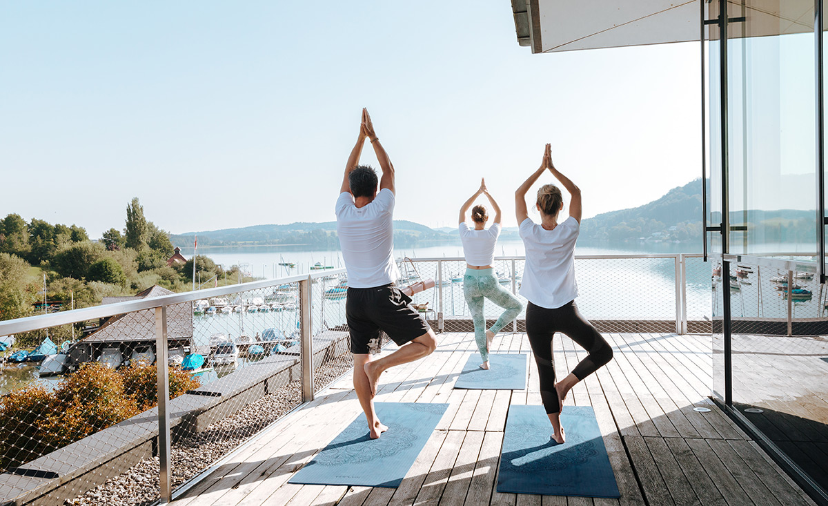 Seeside Hotel Seewirt Mattsee Yoga im Freien